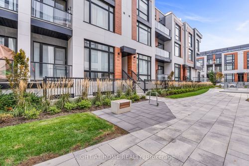 907-2 Steckley House Lane, Richmond Hill, ON, L4S0N4 | Card Image