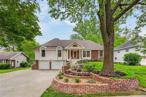 6713 N Garfield Avenue, Gladstone, MO, 64118 | Card Image