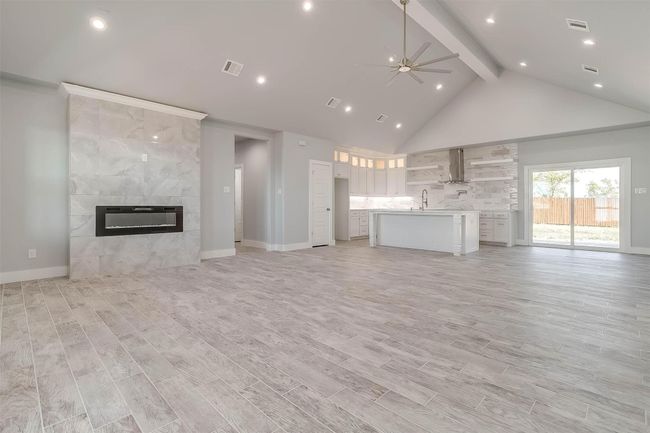 580 Highview Ct, House other with 4 bedrooms, 3 bathrooms and null parking in Godley TX | Image 5