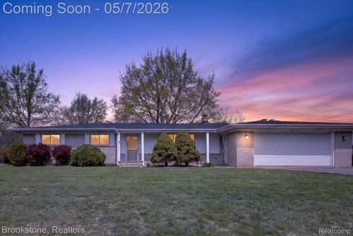 2732 Lacota Rd, Waterford, MI, 48328-3123 | Card Image