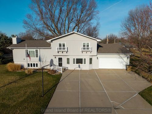 2208 Viking Rd, Grand Island, NE, 68803-2249 | Card Image