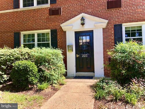 223-3-223 N George Mason Dr, ARLINGTON, VA, 22203-2923 | Card Image