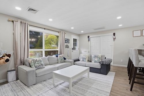 7 Edith Road, Framingham, MA, 01701 | Card Image