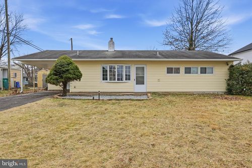 8 Starlight Ln, Levittown, PA, 19055-2215 | Card Image