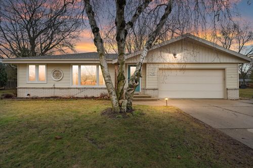 S68W12977 Camilla Dr, Muskego, WI, 53150-3417 | Card Image