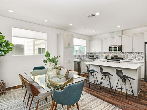 1824 Liquid Ln, Chula Vista, CA, 91915-3300 | Card Image