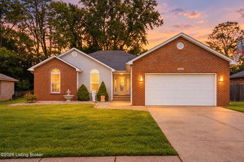 5523 Vevia Pl, Louisville, KY, 40272-6113 | Card Image