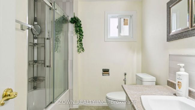 33 Dafoe Cres, House other with 6 bedrooms, 4 bathrooms and 2 parking in Brampton ON | Image 30