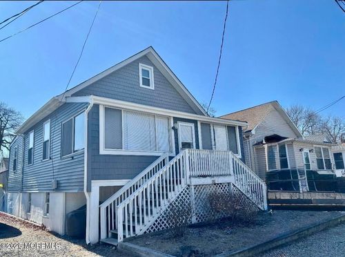 530 E Point Pleasant Ave, Ocean Gate, NJ, 08740-1452 | Card Image