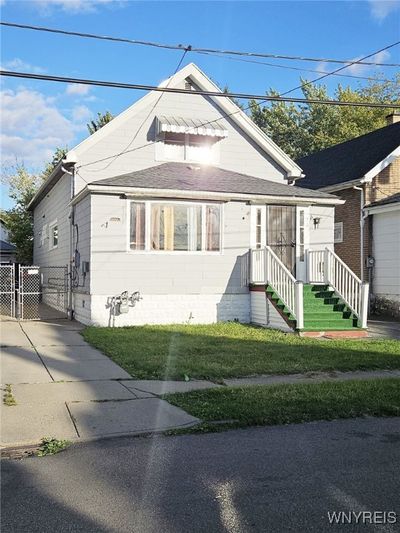 73 Courtland Avenue, Home with 4 bedrooms, 2 bathrooms and null parking in Buffalo NY | Image 2