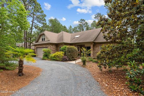 105 Salem Dr, Pinehurst, NC, 28374-8505 | Card Image
