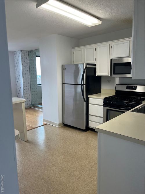 apt-9h-1 Bay Club Dr, Bayside, NY, 11360-2907 | Card Image