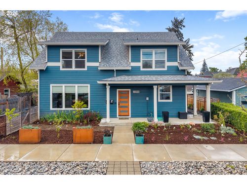 1114 9th St, Hood River, OR, 97031-1923 | Card Image