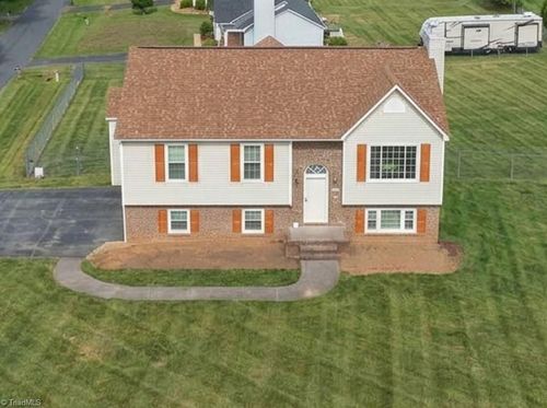 136 Central Ridge Ct, Clemmons, NC, 27012-7274 | Card Image