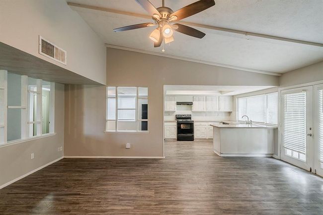 5802 Evening Shadows Ln, House other with 3 bedrooms, 2 bathrooms and 2 parking in Spring TX | Image 11