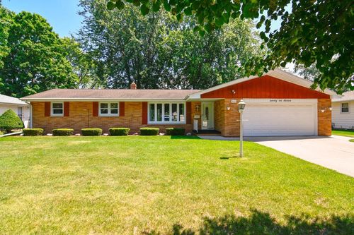 2113 Kassner Drive, Ashwaubenon, WI, 54304 | Card Image