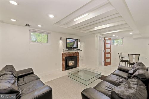 3640 Everett St Nw, WASHINGTON, DC, 20008-2933 | Card Image