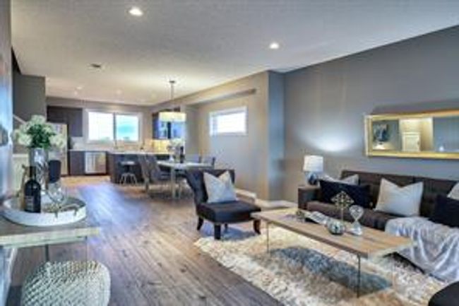 24 Masters Manor Se, House detached with 3 bedrooms, 2 bathrooms and 2 parking in Calgary AB | Image 2