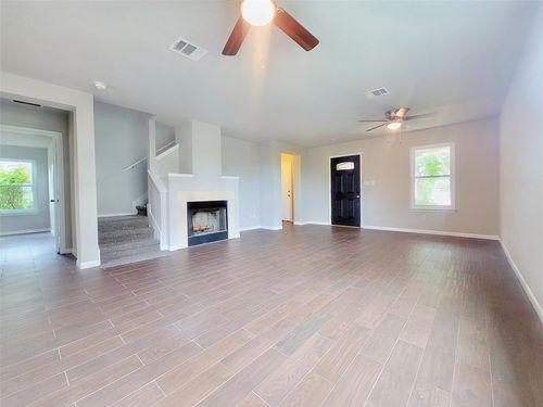 110 Hays Forest Cv, Elgin, TX, 78621-5823 | Card Image