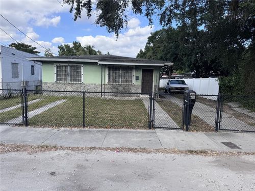 1369 Nw 30th St, Miami, FL, 33142 | Card Image