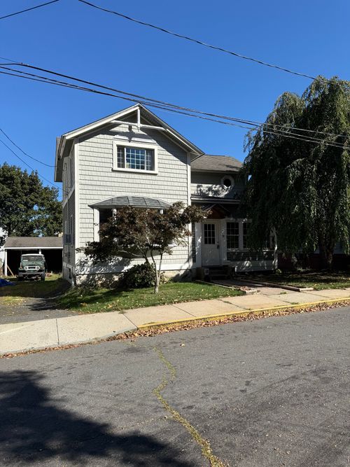 18 Bacon Ave, Middletown, CT, 06457-2702 | Card Image