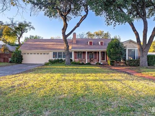 2402 Live Oak St, San Angelo, TX, 76901-3751 | Card Image