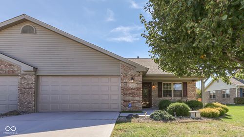 2913 S Wind Chime Cir, Greenwood, IN, 46143-6755 | Card Image