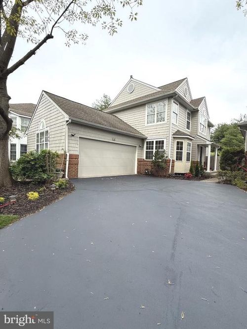 548 Palmer Farm Dr, YARDLEY, PA, 19067-7228 | Card Image
