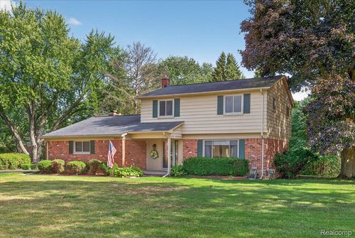 3641 Dornoch Ln, Oakland, MI, 48363-1816 | Card Image