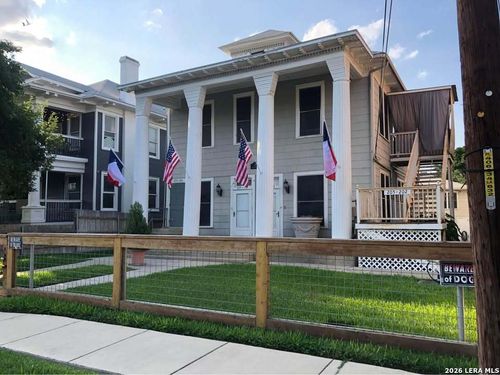 209-e-courtland-102-205 E Courtland Pl, San Antonio, TX, 78212-3918 | Card Image