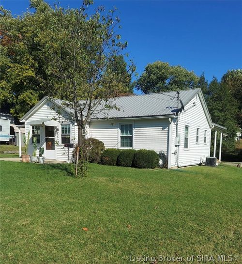 809 N High St, Salem, IN, 47167-1818 | Card Image