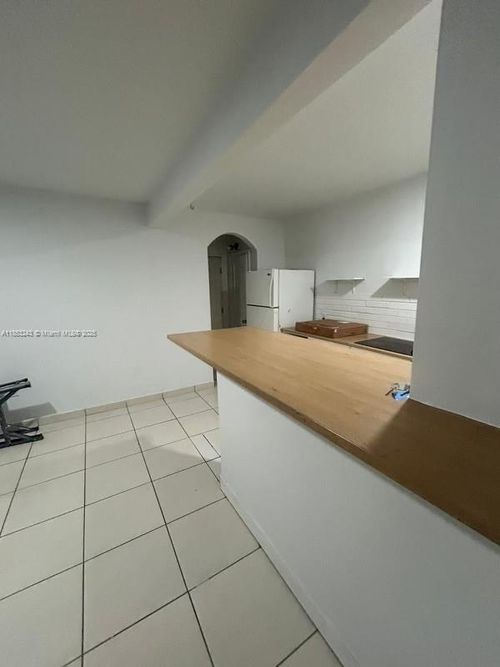 apt-4-635 Sw 16th Ave, Miami, FL, 33135-3788 | Card Image