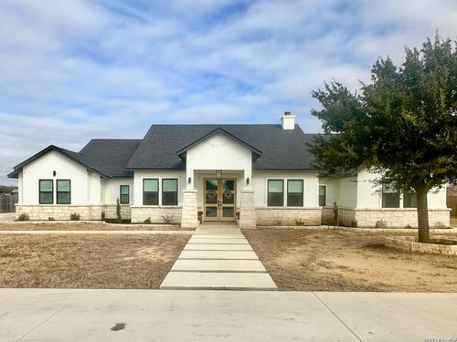109 W Medium Meadow Dr, Lytle, TX, 78052-3985 | Card Image