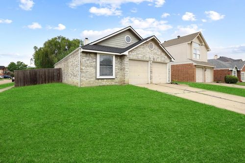 1147 Seneca Pl, Lewisville, TX, 75067-7402 | Card Image