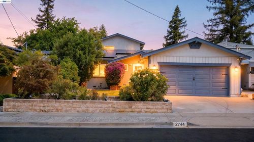 2744 Kennedy St, Livermore, CA, 94551-5982 | Card Image