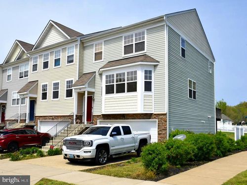390 English Oak Ln, PRINCE FREDERICK, MD, 20678-6121 | Card Image