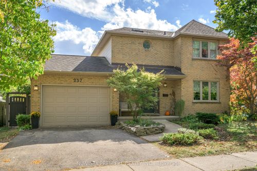 237 Castlegrove Blvd, London, ON, N6G3Y7 | Card Image