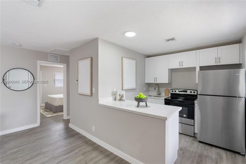 5-452 Sw 4th Ave, Fort Lauderdale, FL, 33315-1052 | Card Image