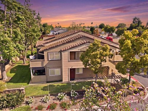 2-5004 Los Morros Way, Oceanside, CA, 92057-3725 | Card Image