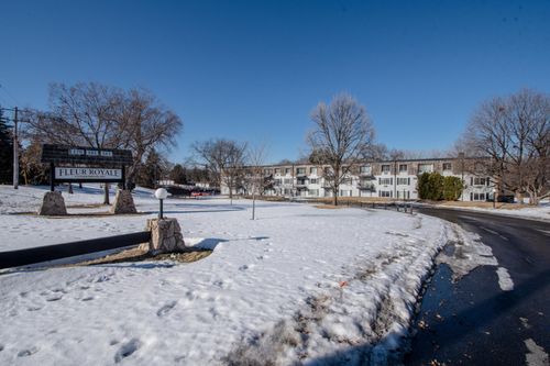 115-181 Little Canada Rd E, Little Canada, MN, 55117-1323 | Card Image