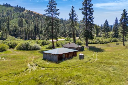 8131 Us Highway 93 S, Sula, MT, 59871-9608 | Card Image