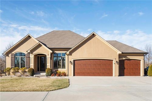 33106 E Stringtown Rd, Greenwood, MO, 64034-9375 | Card Image