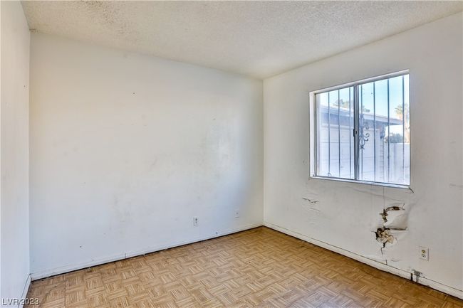 6489 Bugbee Ave, House other with 3 bedrooms, 2 bathrooms and null parking in Las Vegas NV | Image 12