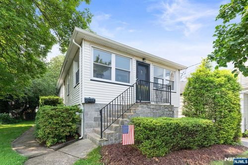 268 Warburton Ave, Hawthorne, NJ, 07506-1835 | Card Image