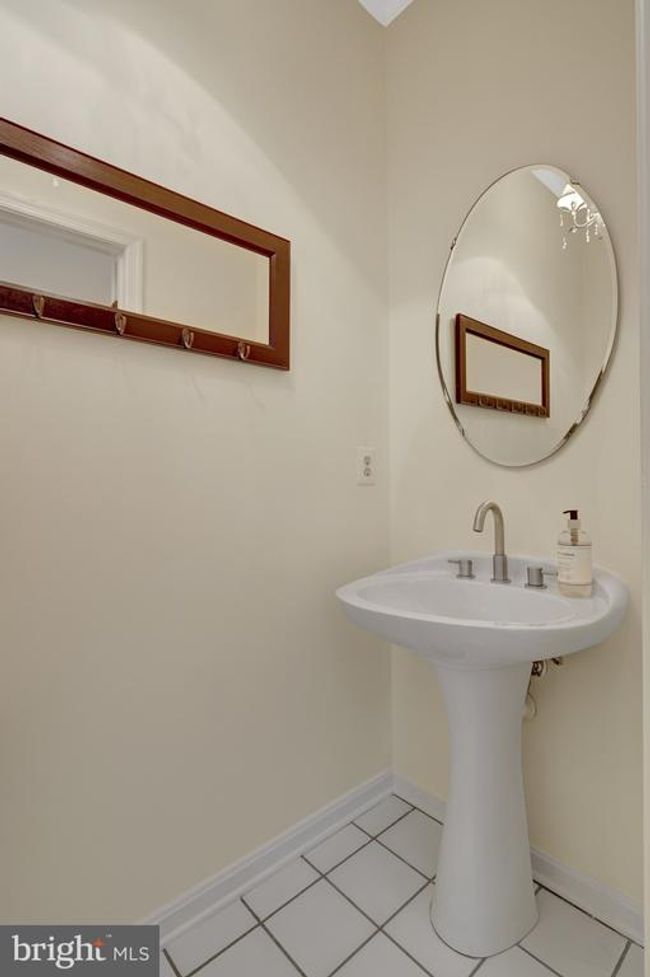 11431 Hollow Timber Way, Townhouse with 3 bedrooms, 4 bathrooms and null parking in Reston VA | Image 20