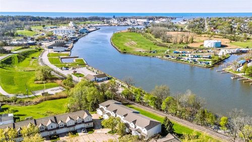 90 Grand Key Dr, Grand River, OH, 44045-8206 | Card Image