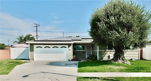 2147 Pattiz Ave, Long Beach, CA, 90815-3550 | Card Image