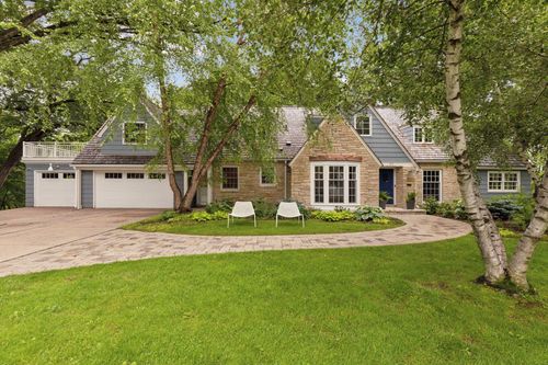 512 Janalyn Cir, Golden Valley, MN, 55416-3327 | Card Image