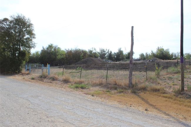 1567 Boggy Creek Rd, House other with 3 bedrooms, 2 bathrooms and 4 parking in Lockhart TX | Image 10
