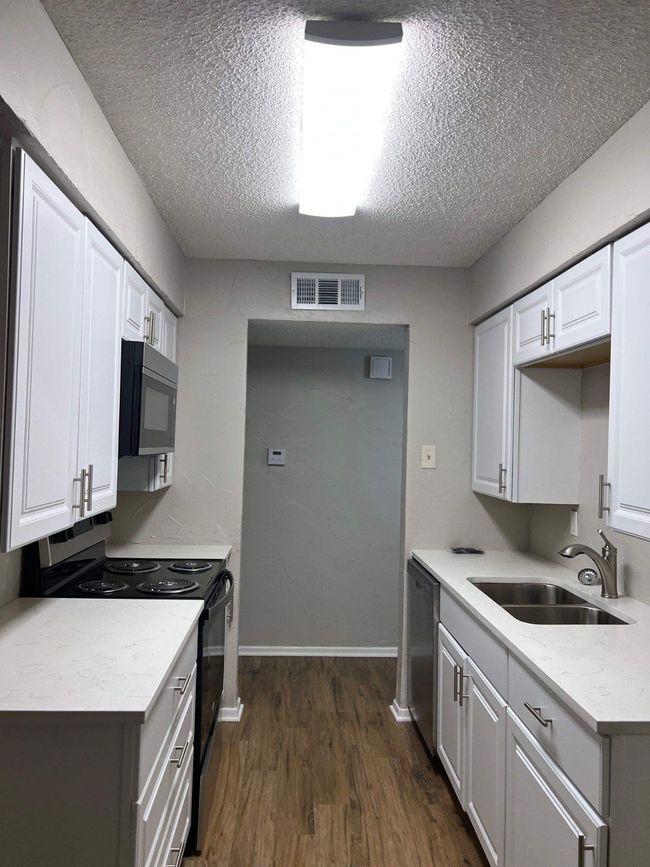 1014 Tulip Trl, House other with 3 bedrooms, 2 bathrooms and null parking in Mesquite TX | Image 11